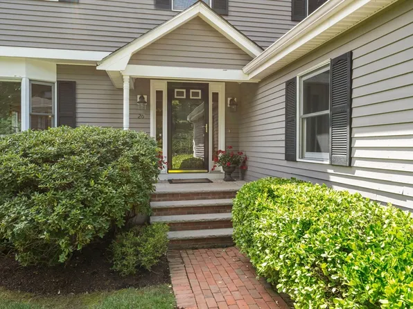 26 S Woodside Ave, Wellesley, MA 02482
