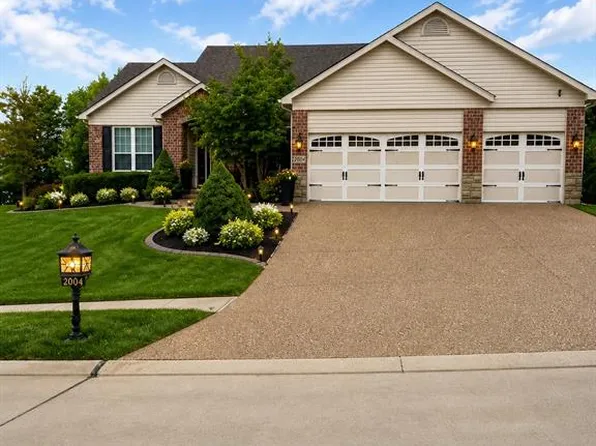 2004 Homefield Ridge Dr, O'Fallon, MO 63366