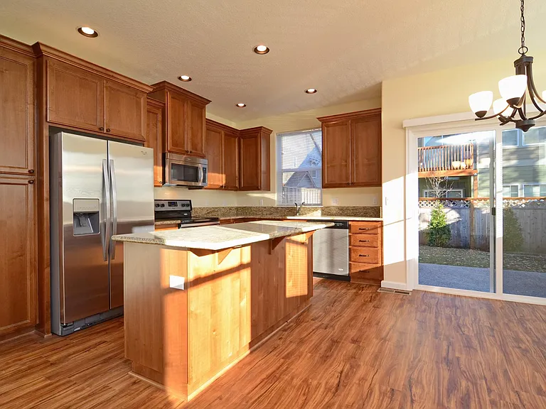 146 NE 43rd Ave — Photo 16