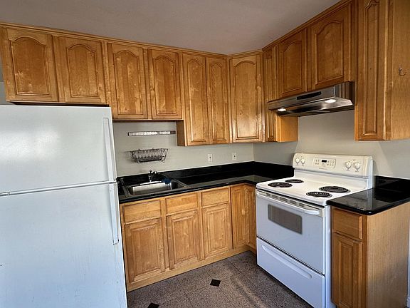 3rd image of 1447 48th Ave #4