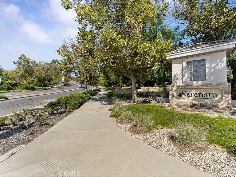 4116 Dakota Dr — Photo 2