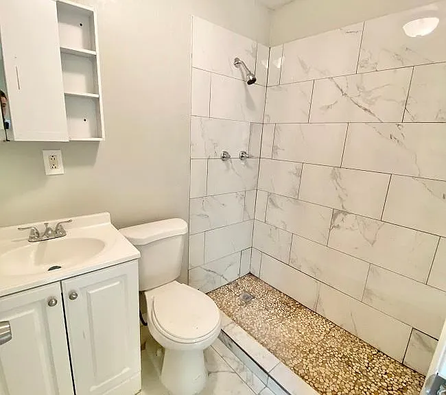 580 S Madison Ave — Photo 11