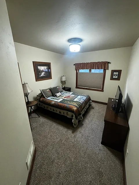 5 bed, 3626 sqft, $4,550 — Photo 1