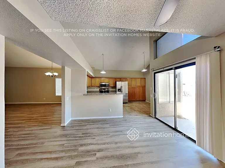 1117 E Jensen St — Photo 5