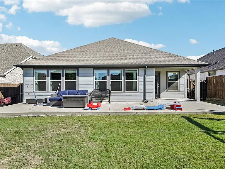 312 Scenic Point Dr — Photo 28