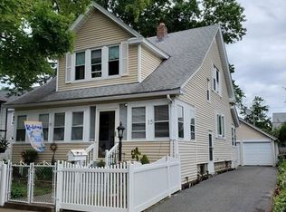 15 Meredith St, Springfield, MA 01108