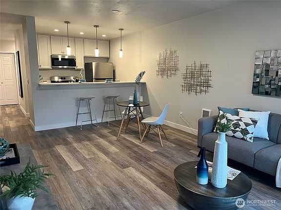 4th image of 5834 NE 75th Street #B304