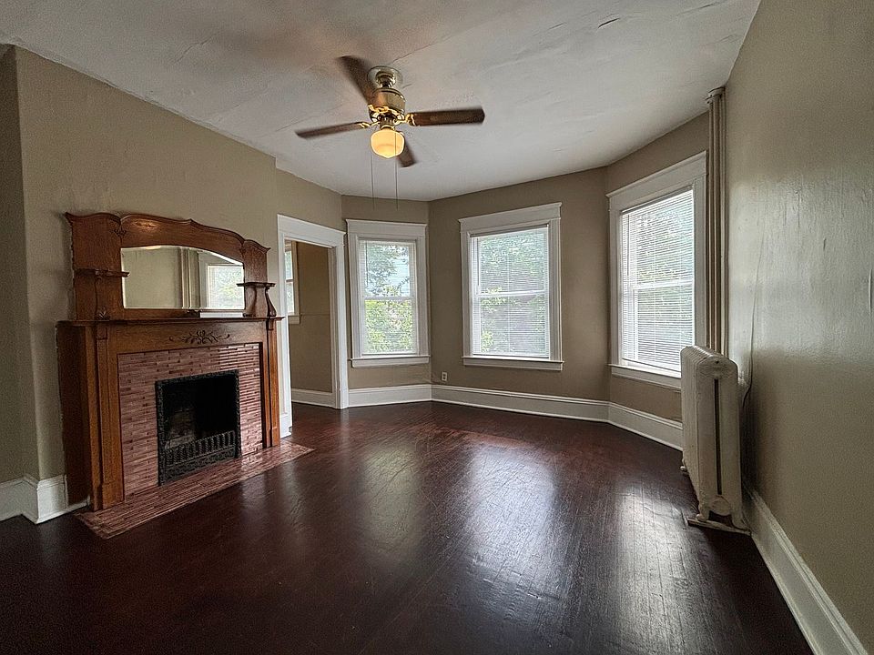 1st image of 1863 Marshall Ave APT 4
