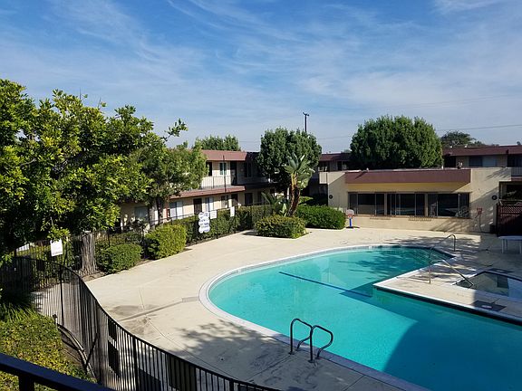 3rd image of 4700 Clair Del Ave APT 536