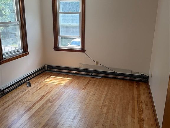 4th image of 1508 Central St