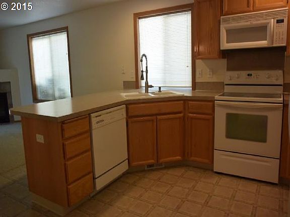 4th image of 11604 NE 32nd St
