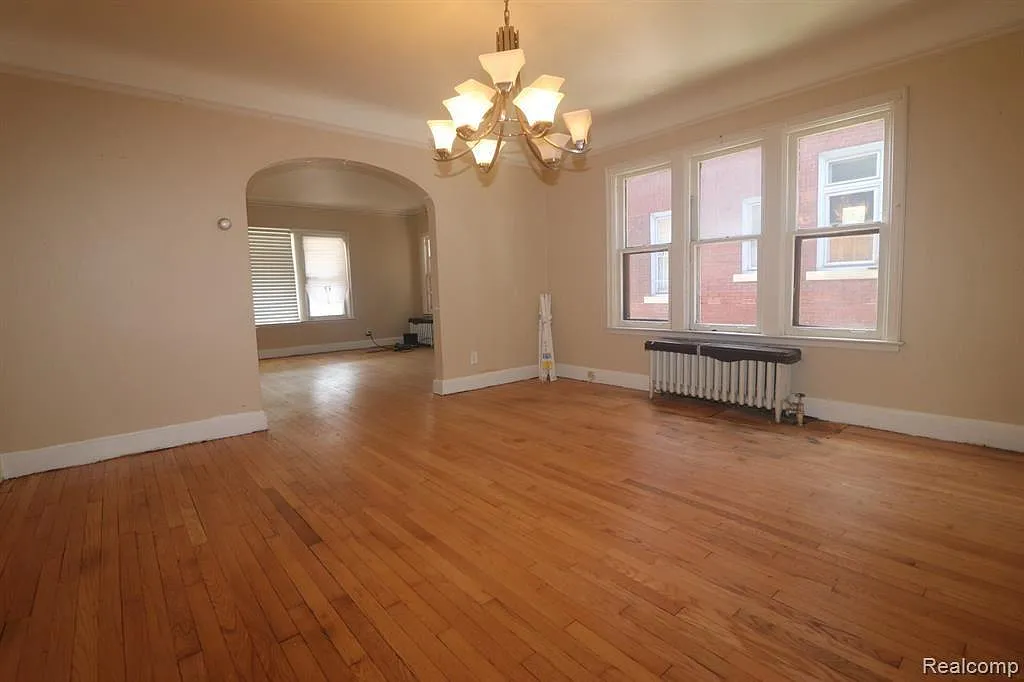 3 bed, 1500 sqft, $1,300 — Photo 3