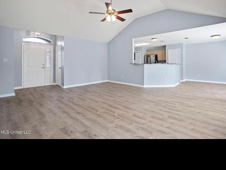 10483 Steeplechase Dr — Photo 11