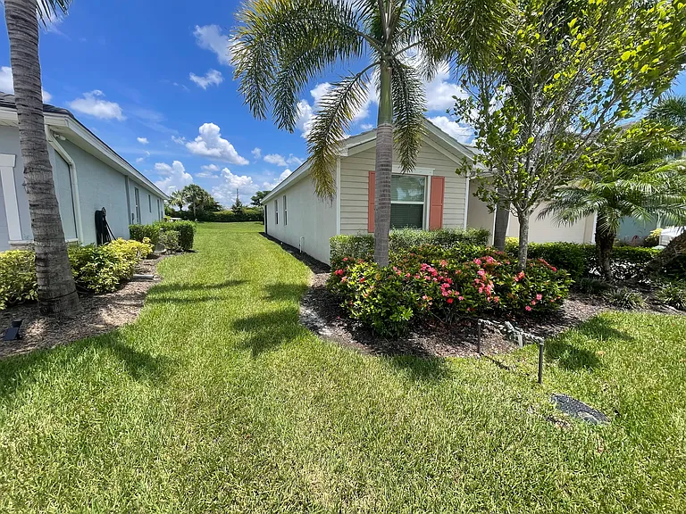 16224 Bonita Landing Cir — Photo 2