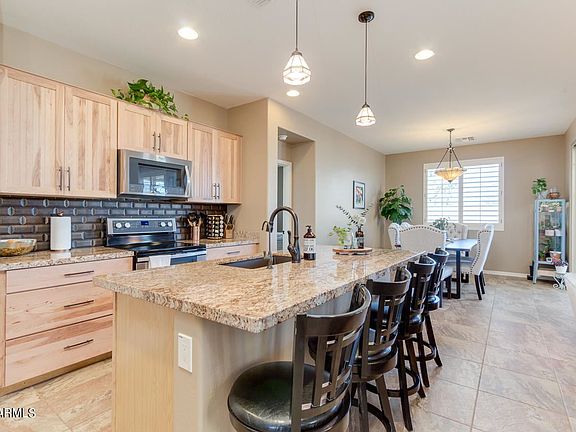 3rd image of 1744 E Cielo Azul Way