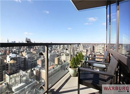 Sold by Warburg | media 12