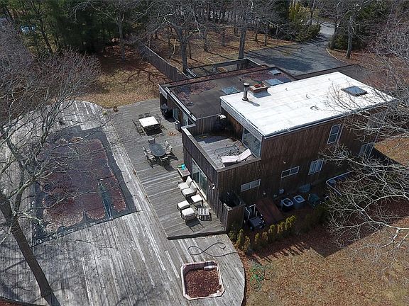 2nd image of 19 Fox Hollow Drive