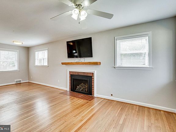 5th image of 3229 Norfolk Ln