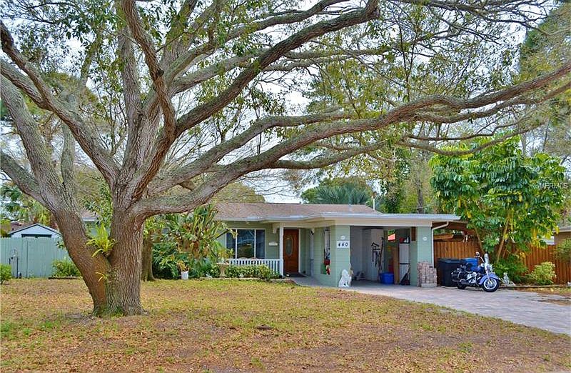 1st image of 440 Merydith Way S