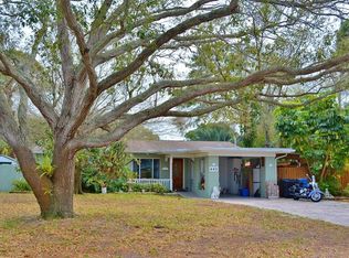 440 Merydith Way S, Saint Petersburg, FL 33707