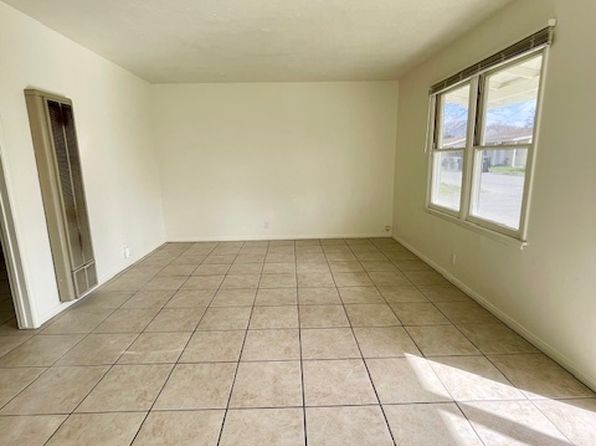 24446-24466 Myers Ave #18049288