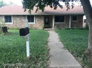 1902 Stagecoach Trl, Temple, TX 76502