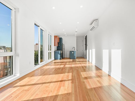 2nd image of 271 E 28th St #4B