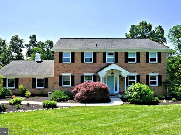 912 Saint Claire Ln, Harleysville, PA 19438