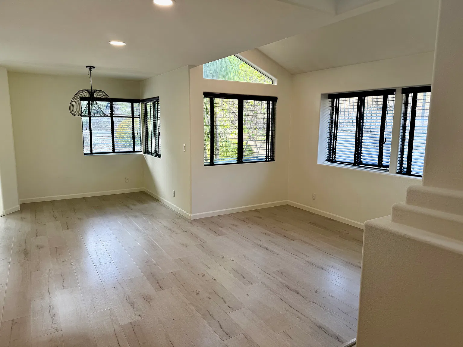 3 bed, 1629 sqft, $4,750 — Photo 3