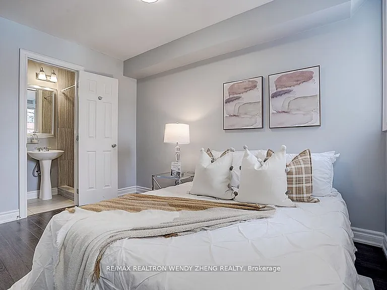 245 Montrose Ave #UPPER — Photo 9