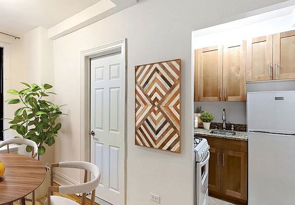 3rd image of 405 E 54th St APT 7C