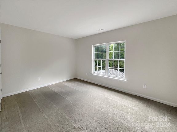3rd image of 12415 Oakbriar Ln