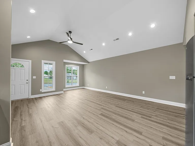 115 Holley St #B — Photo 9