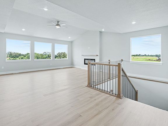 3rd image of 3121 Marigold Cir