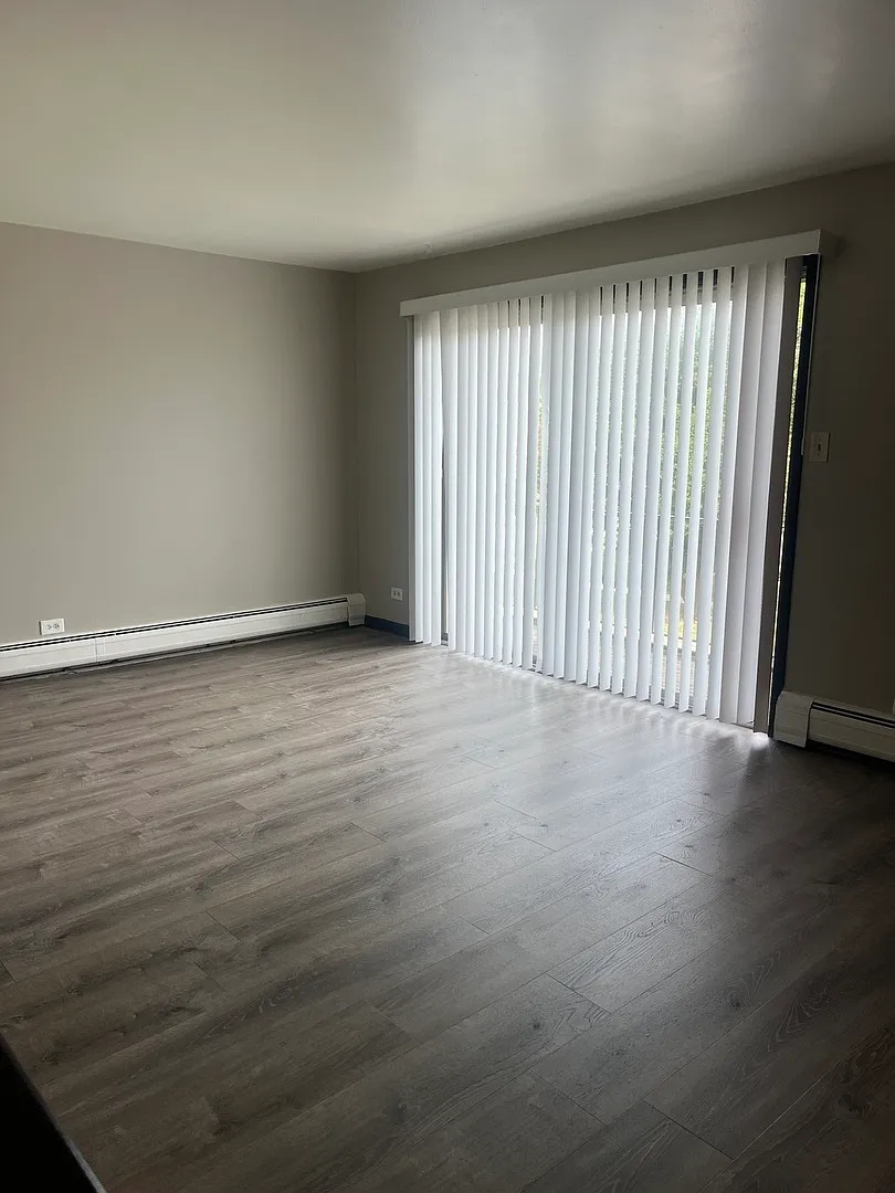 2 bed, 825 sqft, $1,675 — Photo 3