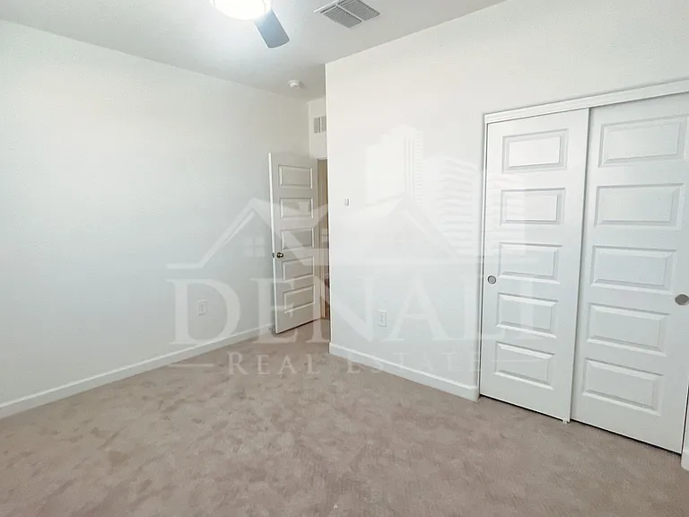 2760 W Stradling Ave — Photo 23