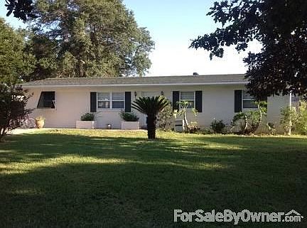 View from front sidewalk