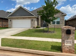 2513 SE 38th St, Moore, OK 73160