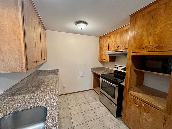2nd image of 10323 NE 68th St