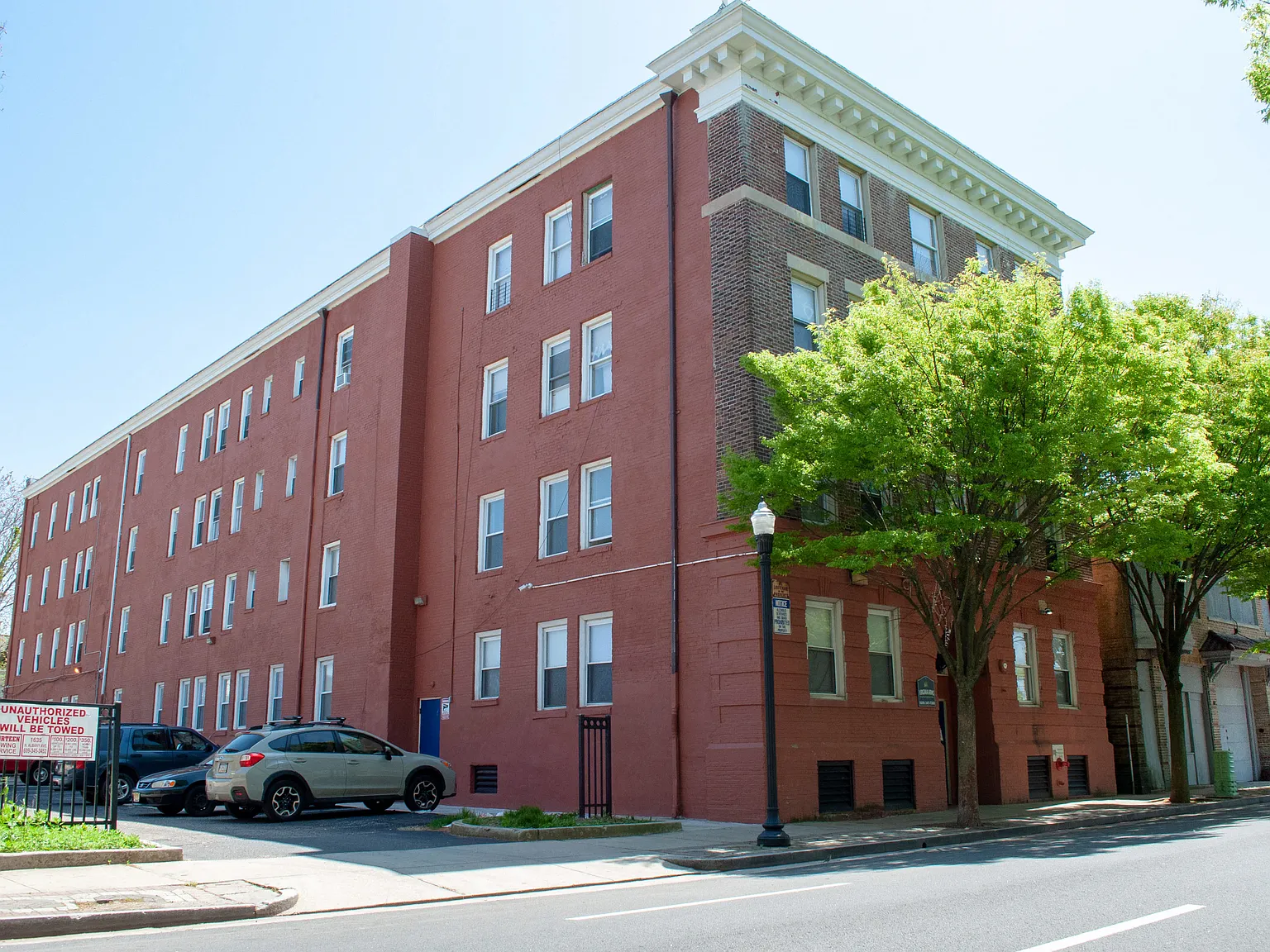Virginia Arms Apartments — Photo 3