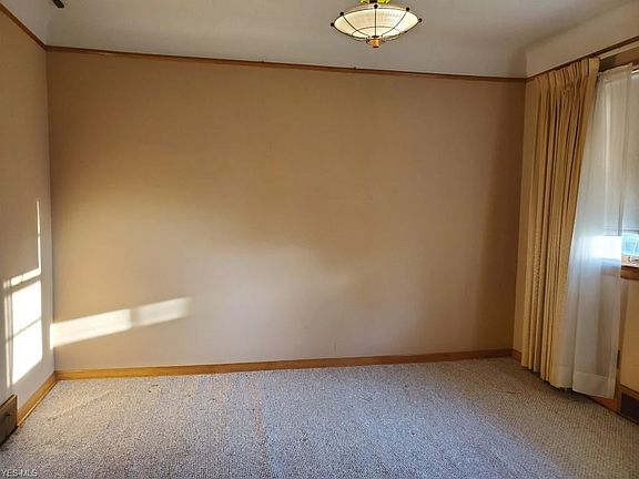 3rd image of 448 Hillcrest Dr