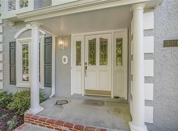 4th image of 8402 NW Lakeview Dr