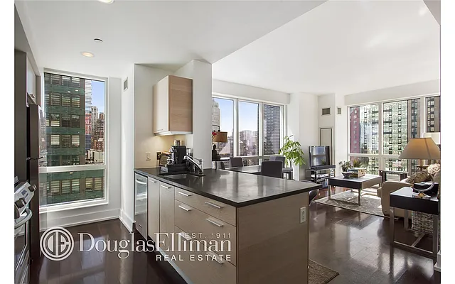 Rented by Douglas Elliman | media 14
