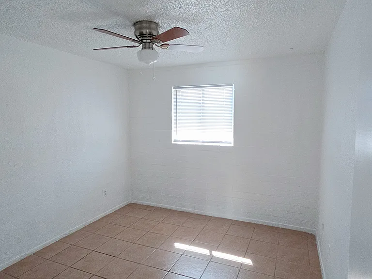 2601 E Monte Cristo Ave — Photo 12