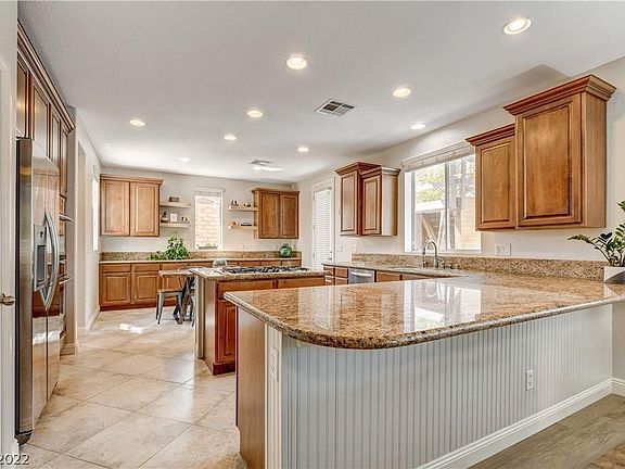 3rd image of 12176 Los Arroyos Ct