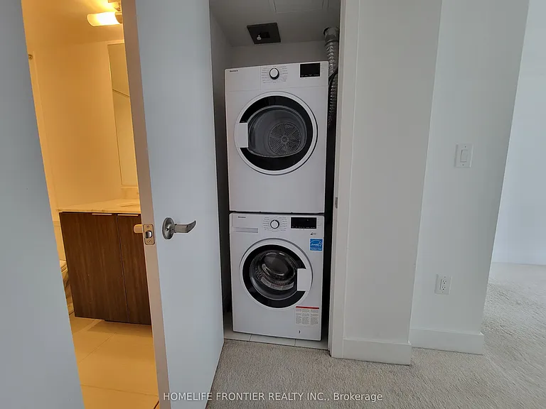 955 Bay St #1701 — Photo 15