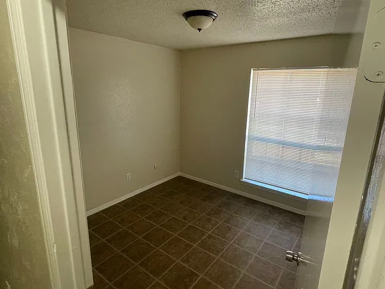 1914 Aspen Ln — Photo 13