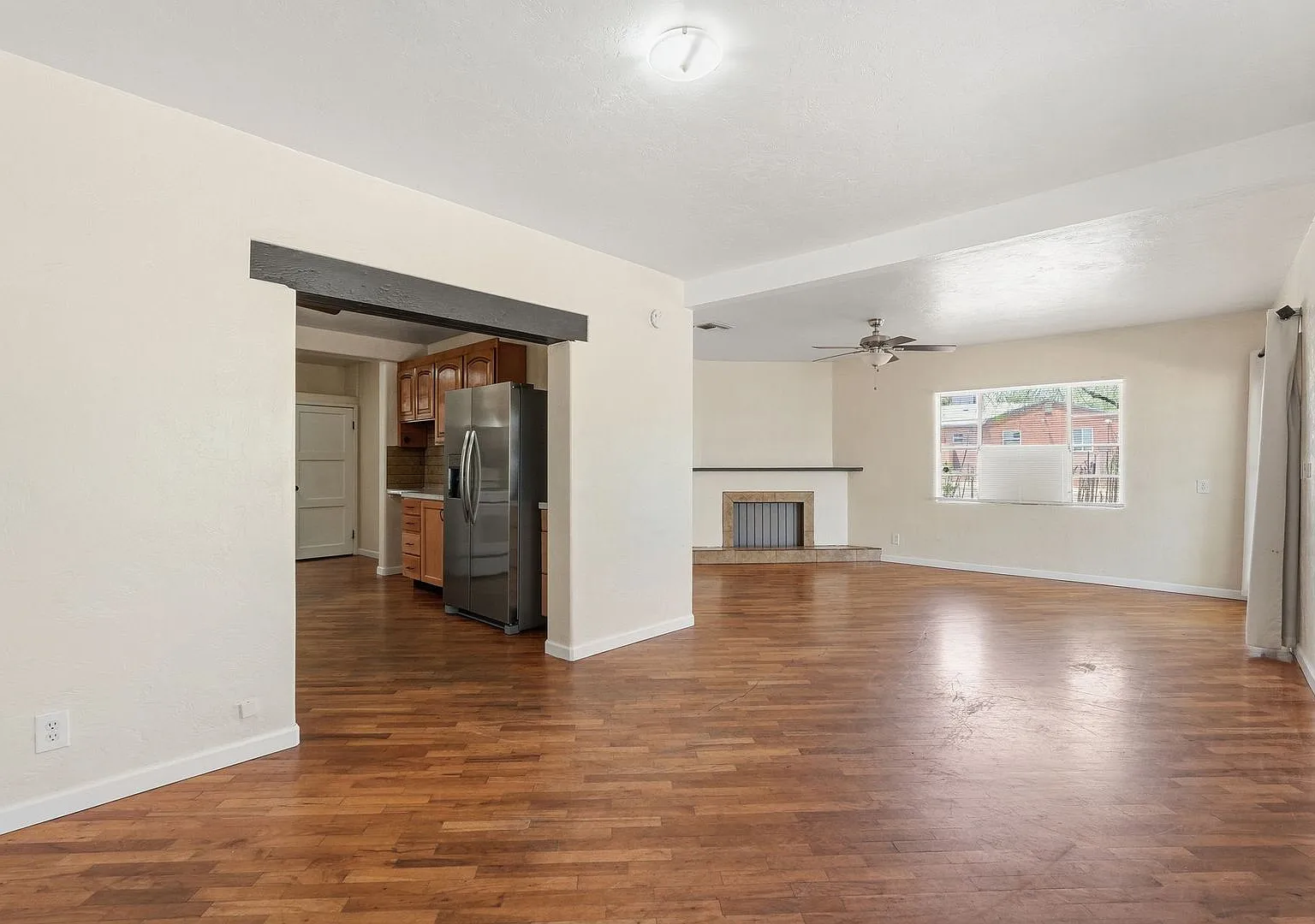 1104 E. Waverly St. — Photo 1