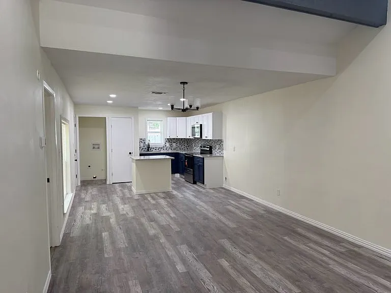 13360 Southview Ln — Photo 2