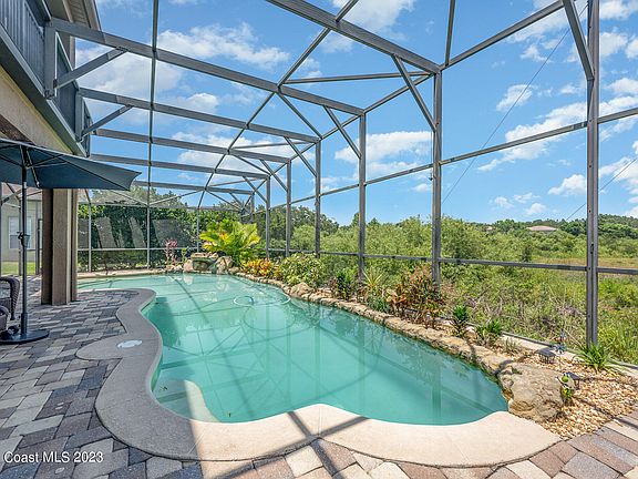 4th image of 2062 Harbor Cove Way